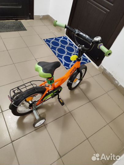 Детский велосипед с ручкой