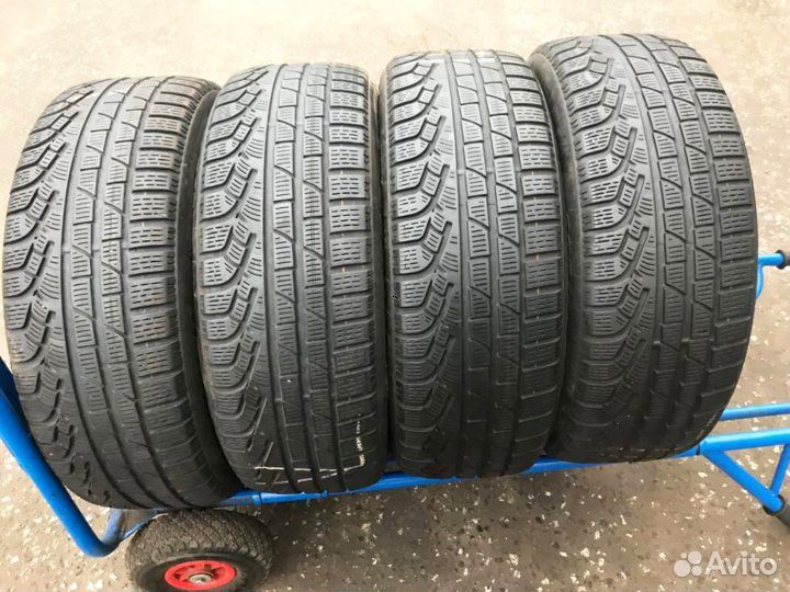 Pirelli Winter Sottozero II 215/65 R16