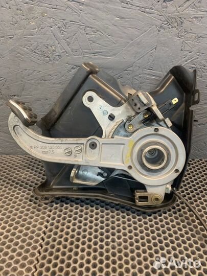 Педаль стояночного тормоза Mercedes-Benz Sl500