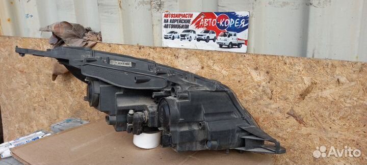 Фара передняя левая Peugeot 2008 2016-2019