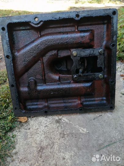 Крышка Кпп мтз