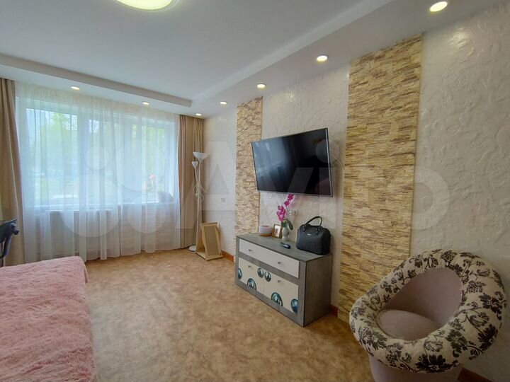 2-к. квартира, 55 м², 1/5 эт.