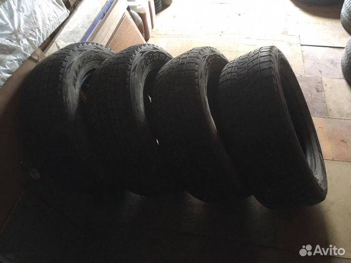 Bridgestone blizzak dm-v1 265/65R17