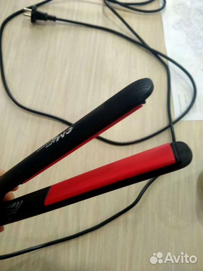 Утюжок, выпрямитель для волос