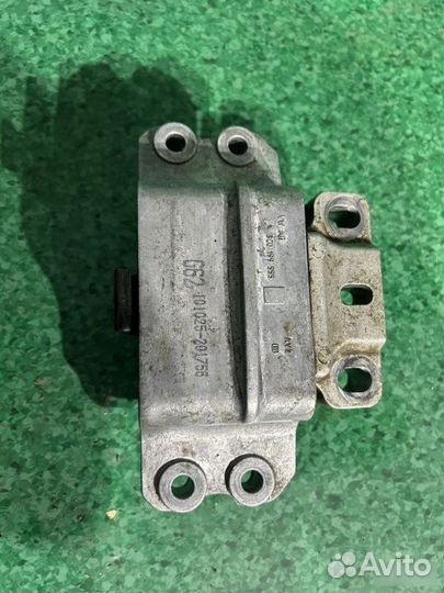 Подушка двигателя Volkswagen Passat Cc
