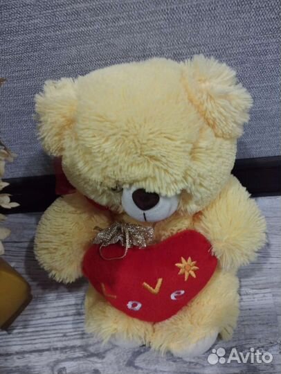 Плюшевый медведь
