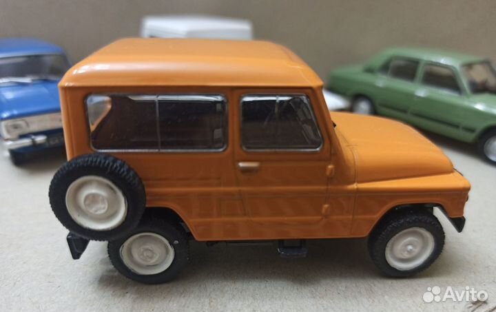 Москвичи 1:43