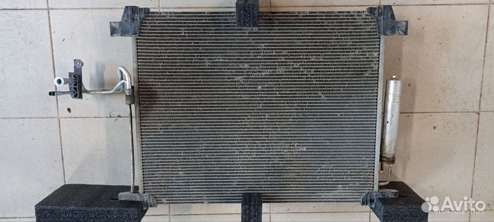 Радиатор кондиционера Infiniti fx35 s51