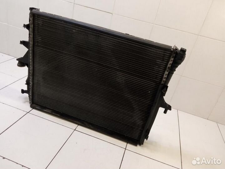 Радиатор охлаждения двигателя Audi Q7 4LB