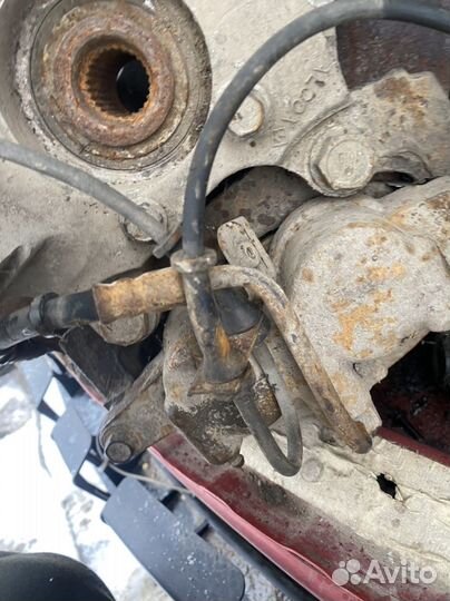 Chrysler pacifica передний левый суппорт