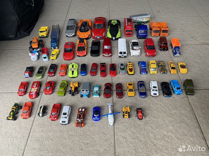 Машинки маленькие железные hotwheels хотвилс