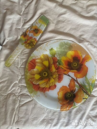 Тортовница с лопаткой