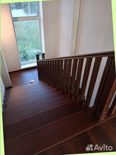 Отделка металлической лестницы деревом