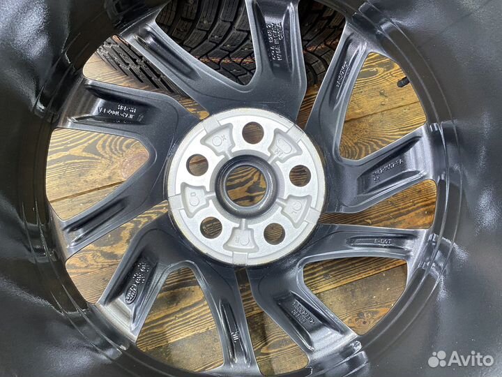 Оригинальные колеса на Range Rover Sport R21