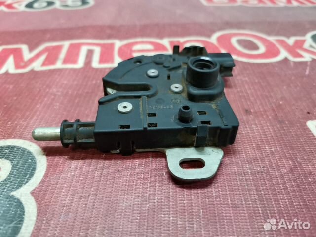 Замок капота Ford Focus