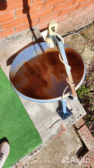 Спутниковая тарелка