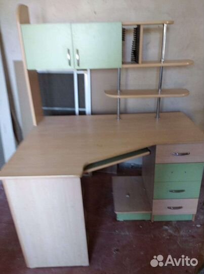 Компьютерный стол