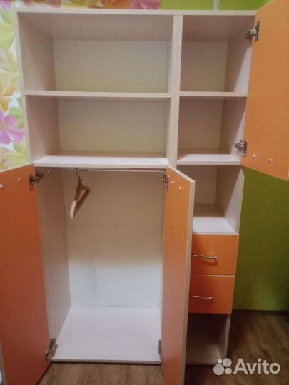 Шкаф
