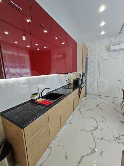 2-к. квартира, 108 м², 1/3 эт.