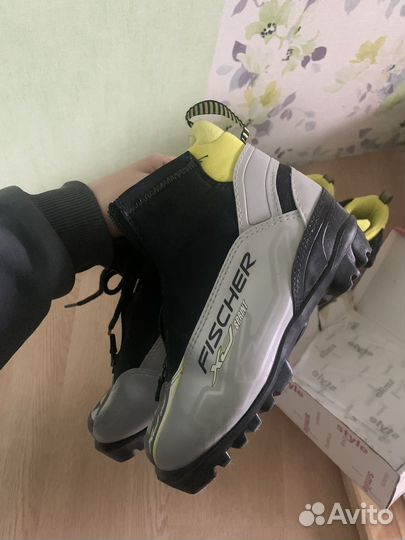 Лыжные ботинки 33р