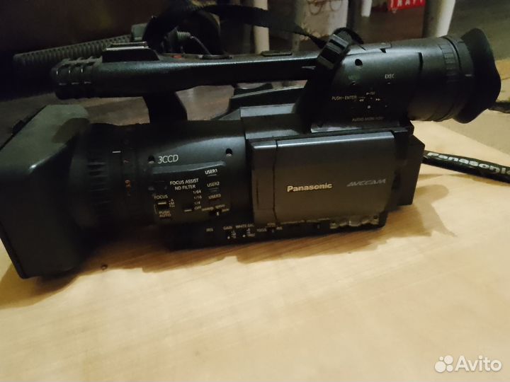 Продам профессиональную видеокамеру