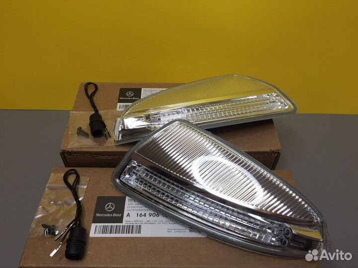 Повторитель Мерседес мл W164 оригинал новый