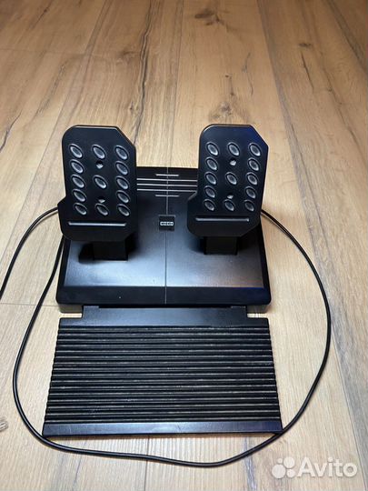 Игровой руль с педалями для пк