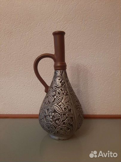Глиняный кувшин