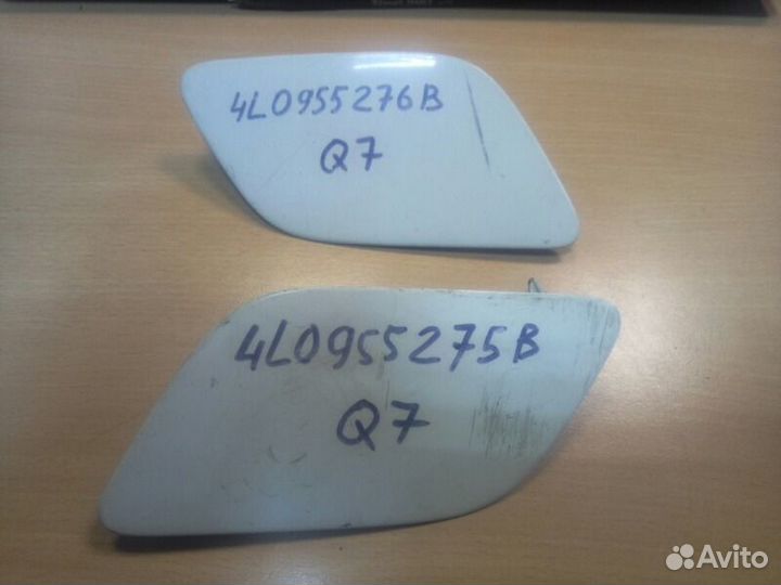 Крышка омывателя фары прав. audi q7