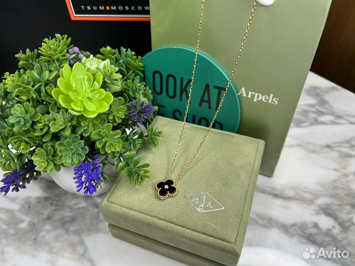 Van Cleef колье