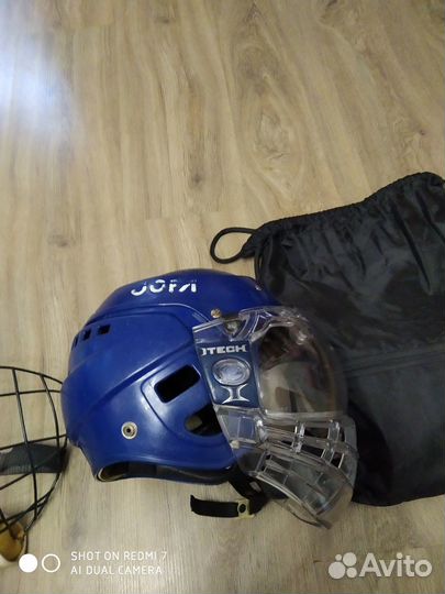 Шлем хоккейный