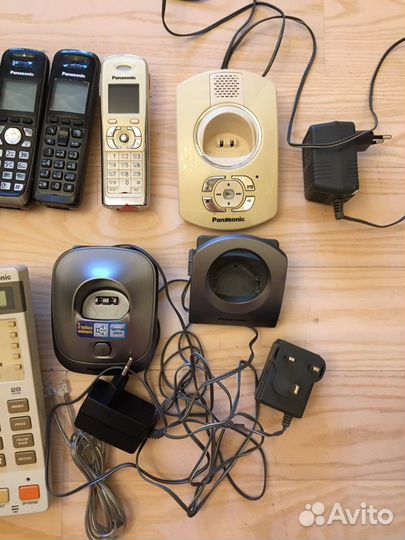 Телефон проводной и радиотрубки