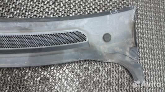 Накладка декоративная (жабо, дождевик) land rover