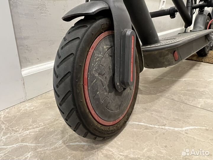 Электрический самокат Xiaomi M365 Pro