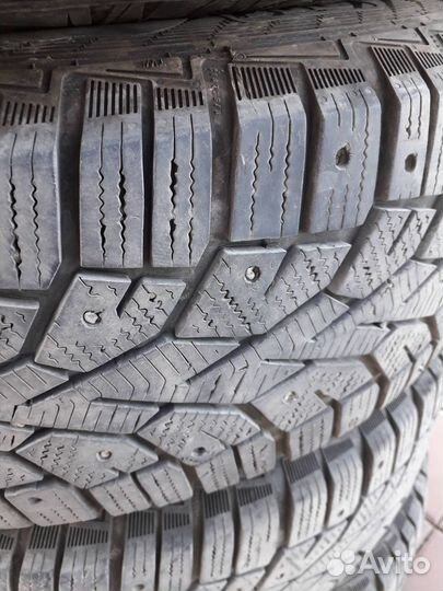Gislaved NordFrost 100 215/70 R16