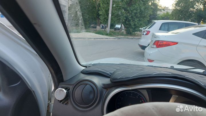 Накидка на панель приборов granta