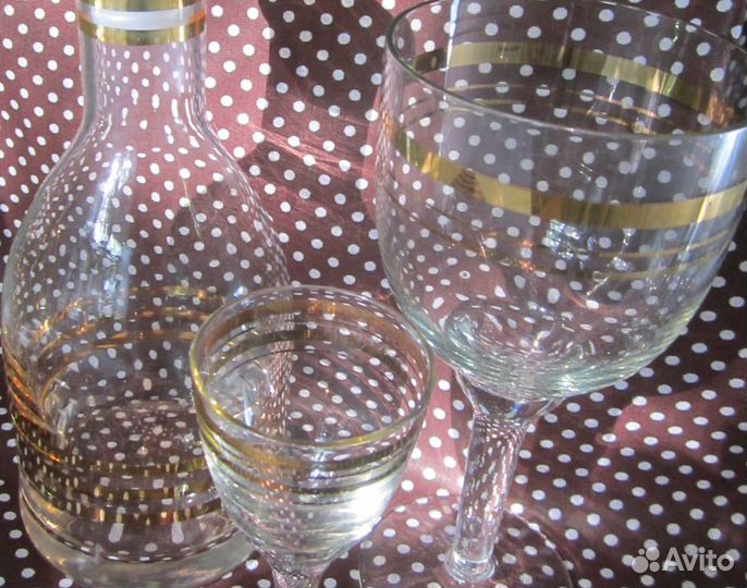 Компания из СССР: графинчик, бокальчик, рюмочка