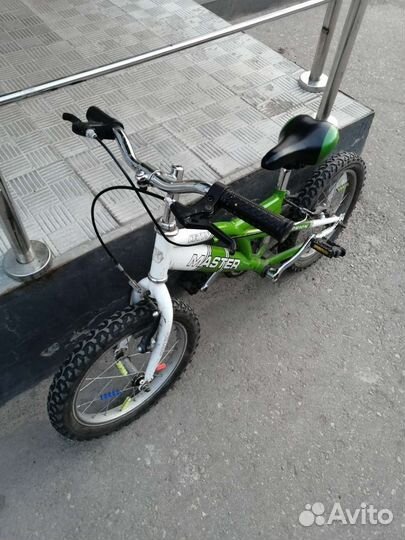 Детский велосипед 16