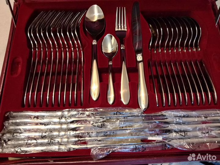Набор столовых приборов на 12 персон