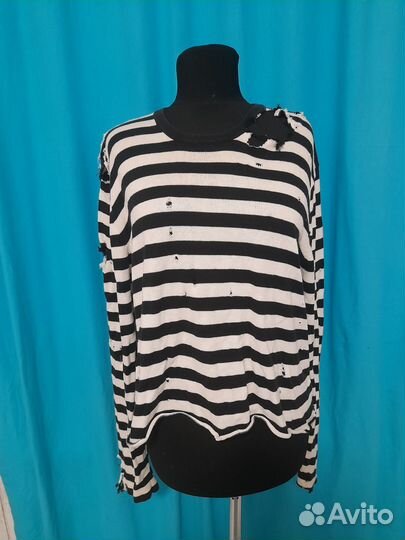 Джемпер рваный