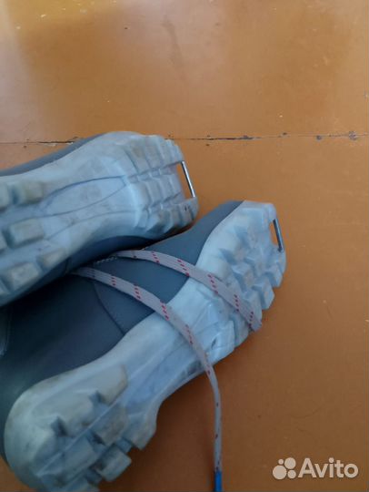 Лыжные ботинки 35 р