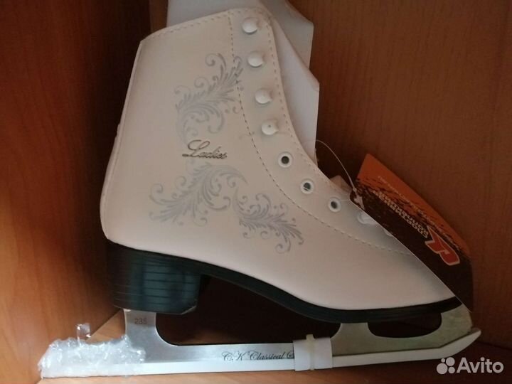 Коньки для фигурного катания размеры 28,29,30