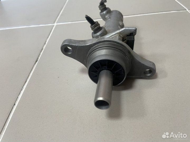 Цилиндр тормозной главный Skoda Rapid 2