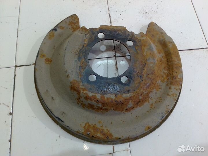 Кожух тормозного диска задний правый (Lifan X50)