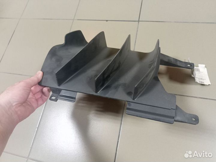 Scania 6 P-Serie Дефлектор грязевой левый