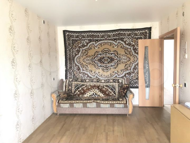 2-к. квартира, 45 м², 3/3 эт.