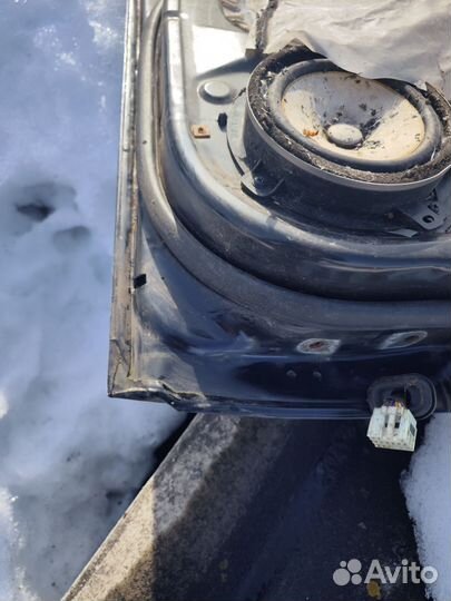 Kia rio 2 дверь задняя левая хэтчбек