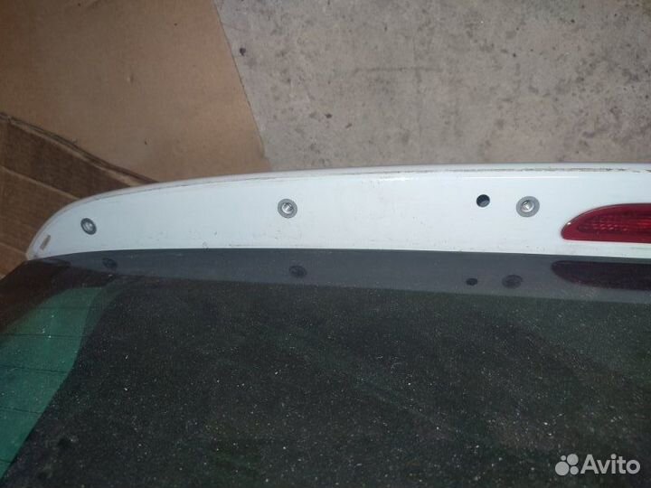 Дверь багажника Volkswagen Touareg 2 2011