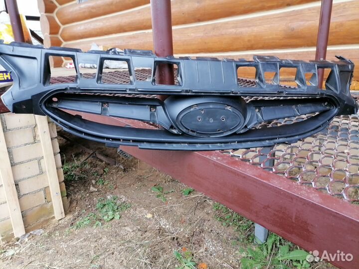 Верхняя решетка радиатора hyundai solaris