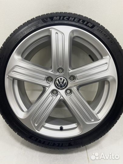 Новые Volkswagen Golf 7, 8, Michelin 225/40 R18